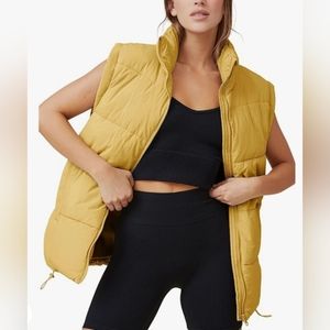 Marc New York Puffer Vest Stand Collar Color Khaki, Mustard. Size L with Belt